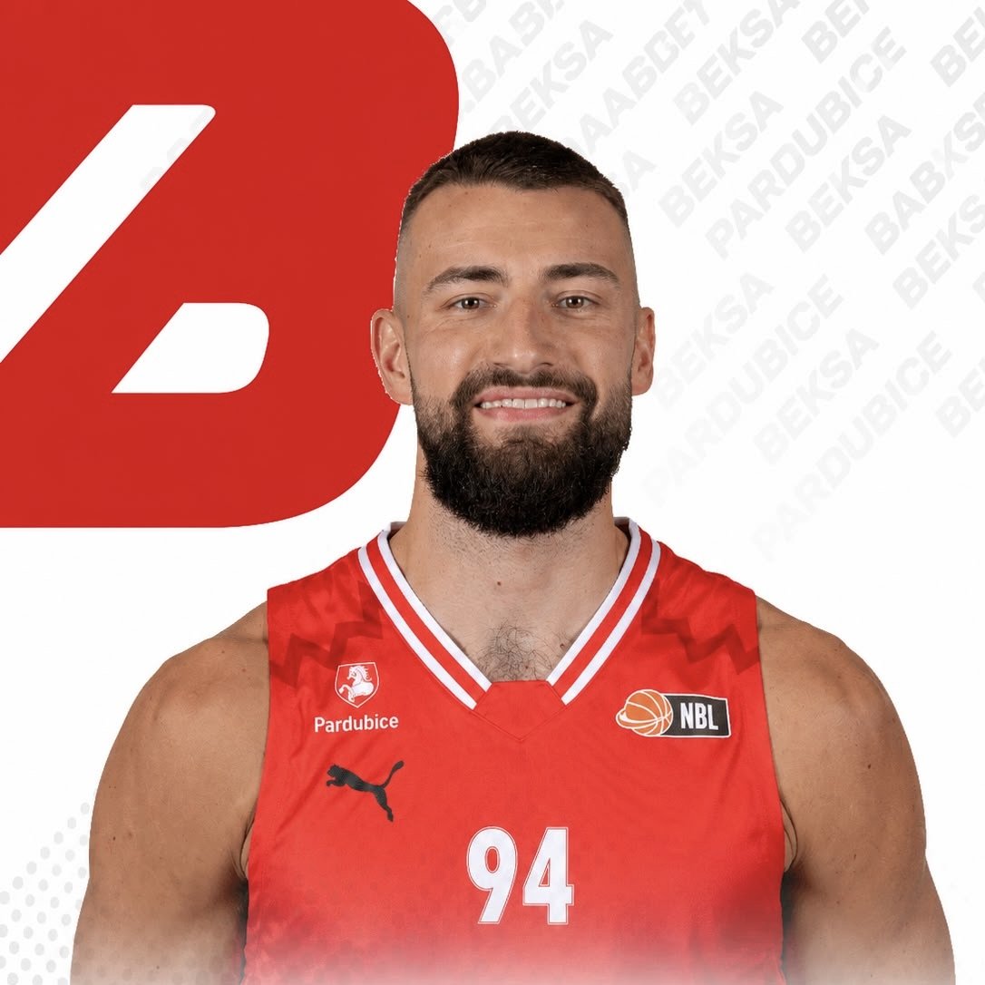 Petr Šafarčík končí kariéru. Nick Stampley odchází
