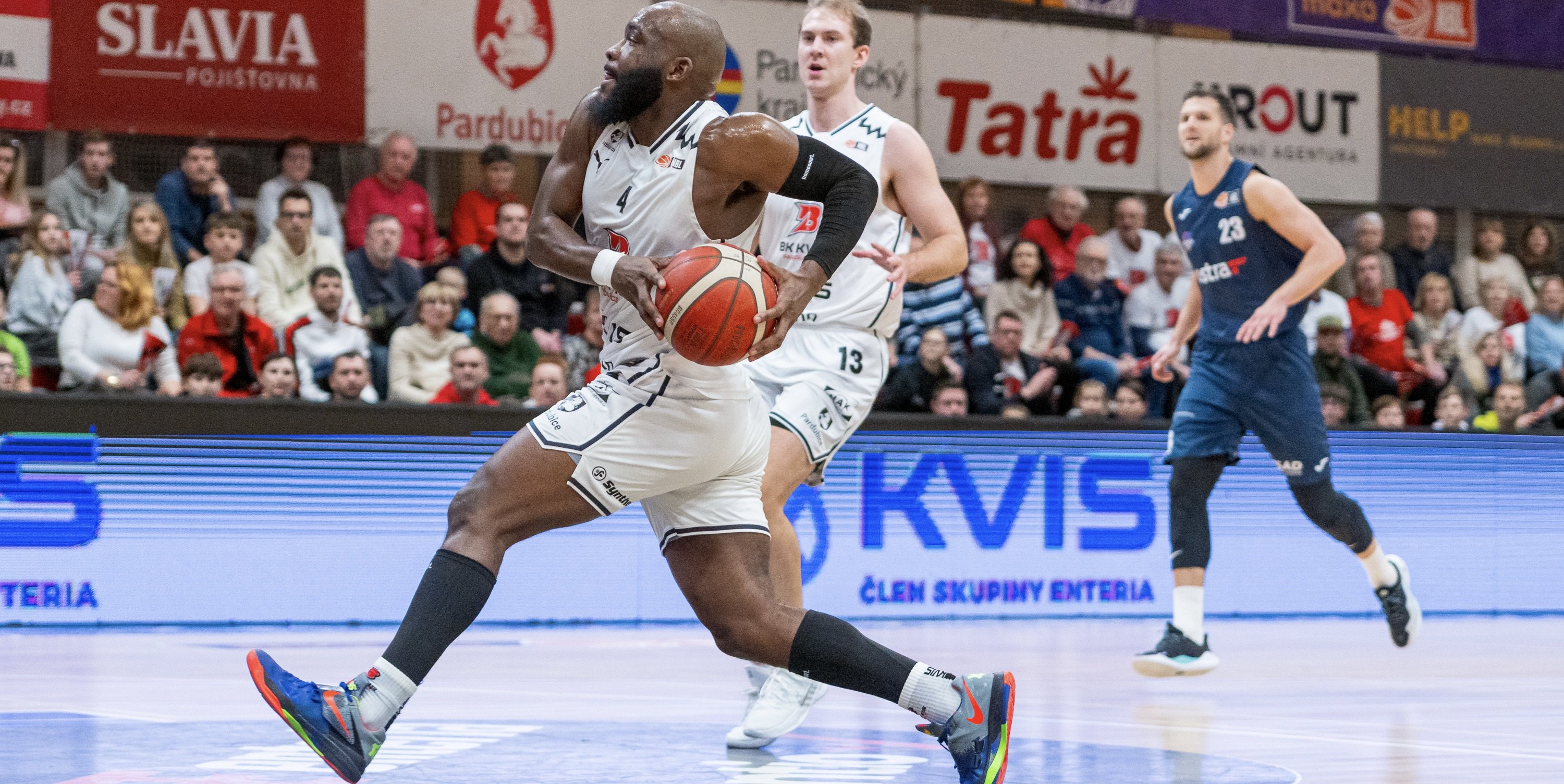 Joe Bryant i další sezonu v Bekse!